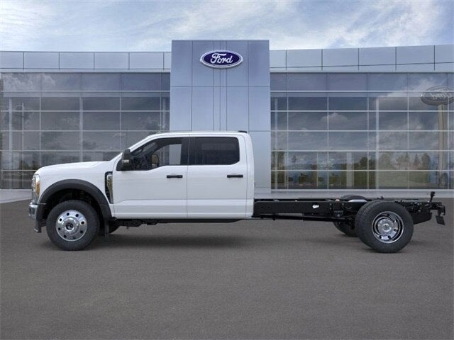 2026 Ford Super Duty F-550 DRW XLT 4WD Crew Cab 203 WB 84 CA