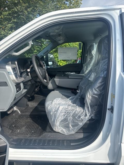 2026 Ford Super Duty F-350 SRW XL 4WD Reg Cab 8' Box