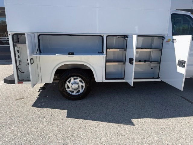 2025 Ford E-Series Cutaway Base