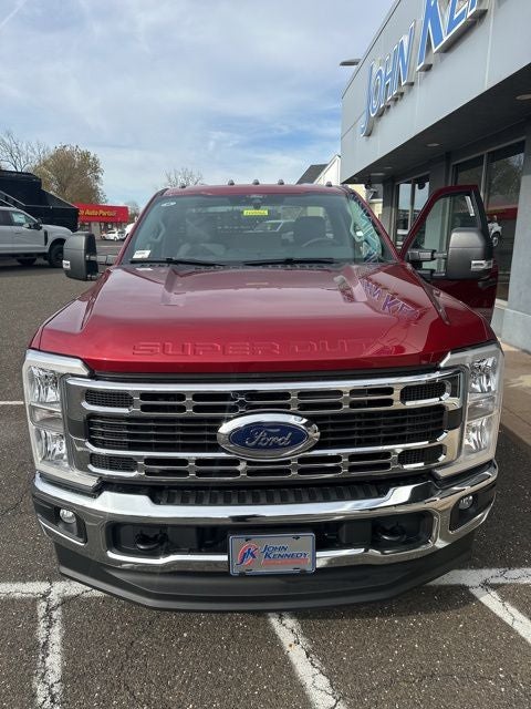 2026 Ford Super Duty F-350 SRW XLT