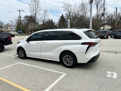 2021 Toyota Sienna LE