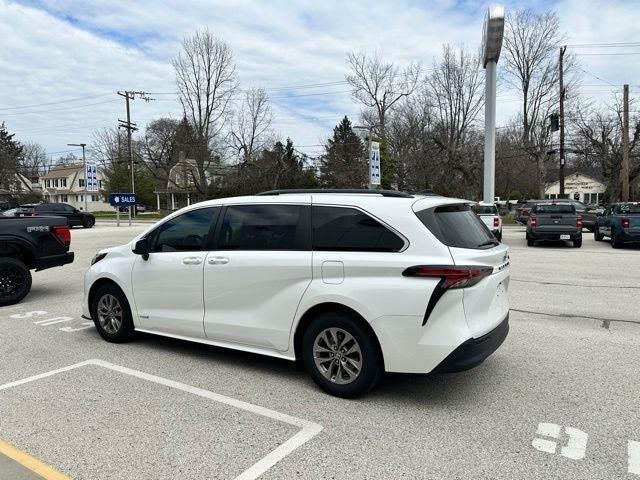2021 Toyota Sienna LE