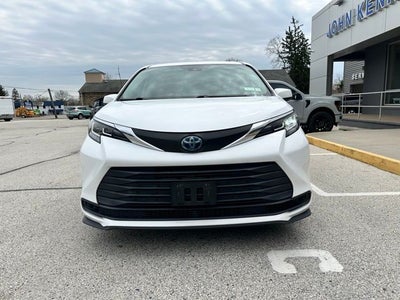 2021 Toyota Sienna LE