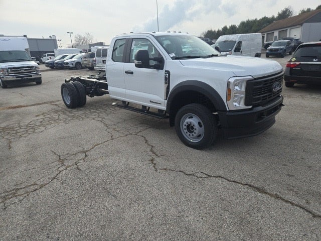 2026 Ford Super Duty F-550 DRW XL 4WD SuperCab 192 WB 84 CA