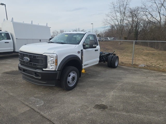 2026 Ford Super Duty F-550 DRW XL 4WD Reg Cab 169 WB 84 CA