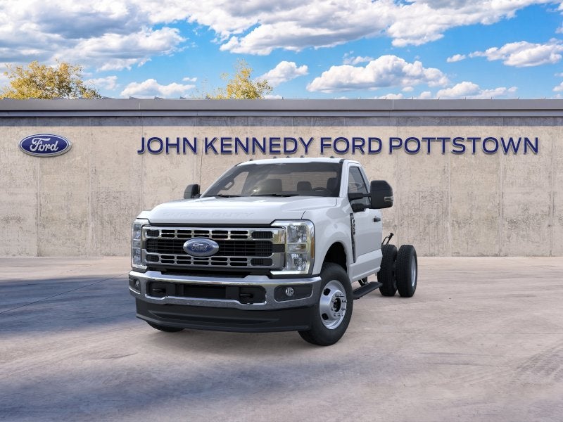 2026 Ford Super Duty F-350 DRW XL 4WD Reg Cab 145 WB 60 CA