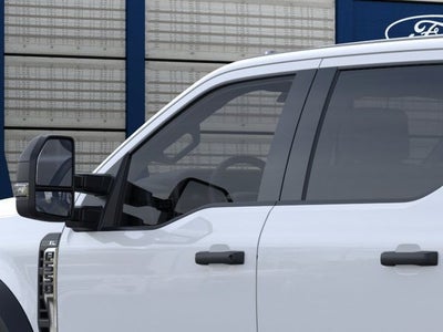 2026 Ford Super Duty F-550 DRW XL 4WD Crew Cab 203 WB 84 CA