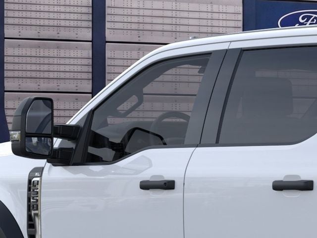 2026 Ford Super Duty F-550 DRW XL 4WD Crew Cab 203 WB 84 CA