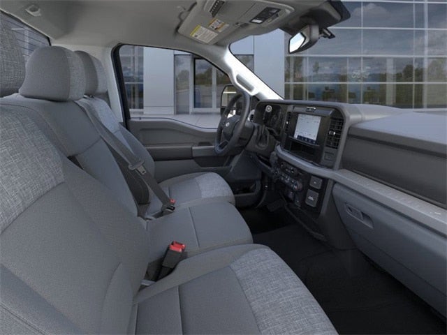 2025 Ford Super Duty F-550 DRW XLT 4WD Reg Cab 145 WB 60 CA