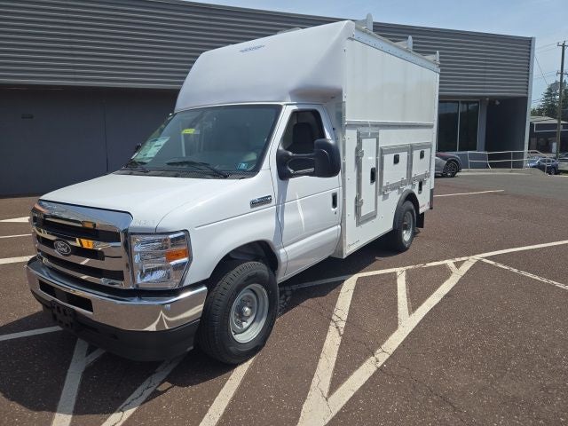 2026 Ford E-Series Cutaway E-350 SRW 138 WB