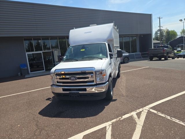 2026 Ford E-Series Cutaway E-350 SRW 138 WB