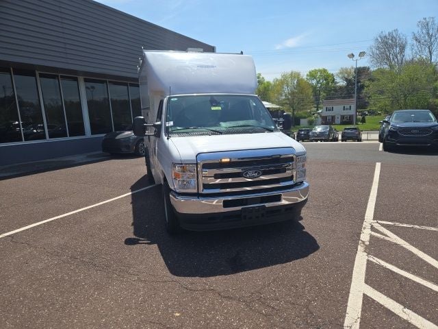 2026 Ford E-Series Cutaway E-350 SRW 138 WB