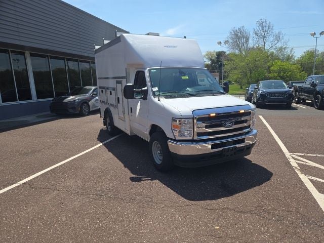 2026 Ford E-Series Cutaway E-350 SRW 138 WB