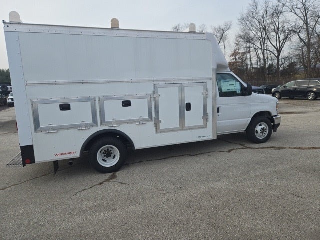 2026 Ford E-Series Cutaway E-350 SRW 158 WB