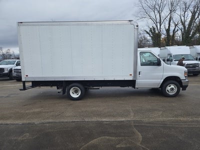 2025 Ford E-Series Cutaway E-450 DRW 158 WB