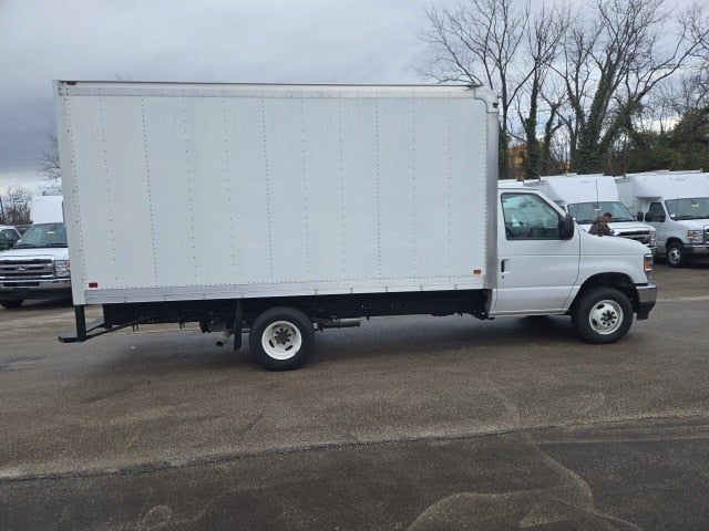 2025 Ford E-Series Cutaway E-450 DRW 158 WB
