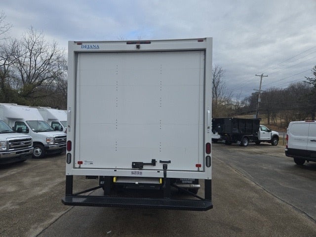 2025 Ford E-Series Cutaway E-450 DRW 158 WB