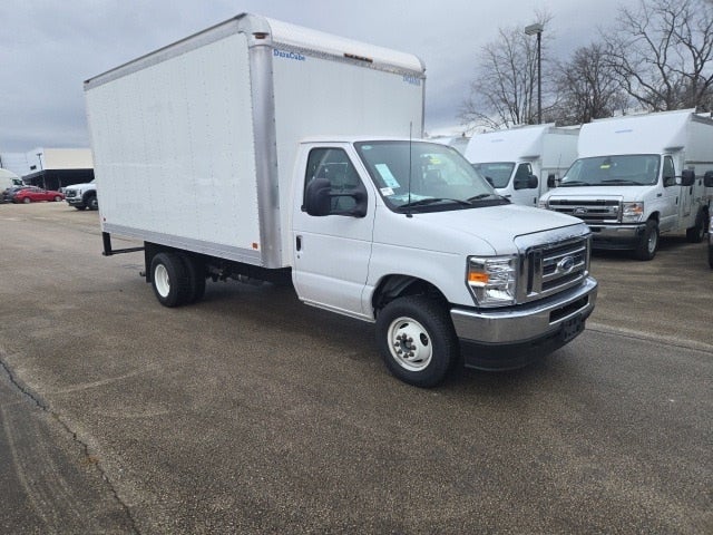 2025 Ford E-Series Cutaway E-450 DRW 158 WB