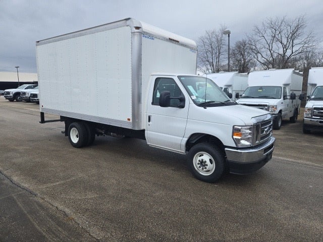 2025 Ford E-Series Cutaway E-450 DRW 158 WB