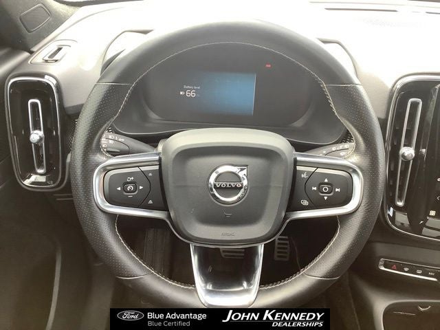 2021 Volvo XC40 Recharge Pure Electric P8