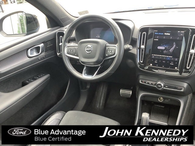 2021 Volvo XC40 Recharge Pure Electric P8