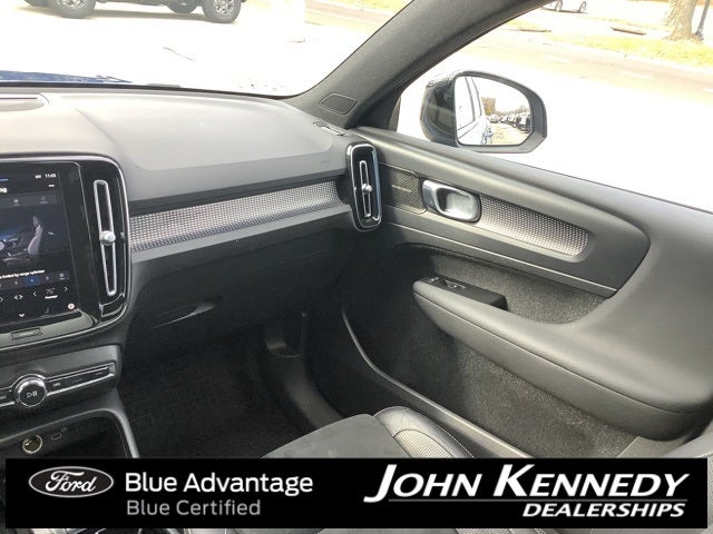 2021 Volvo XC40 Recharge Pure Electric P8