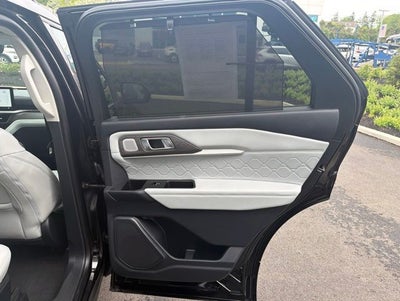 2025 Ford Explorer Platinum