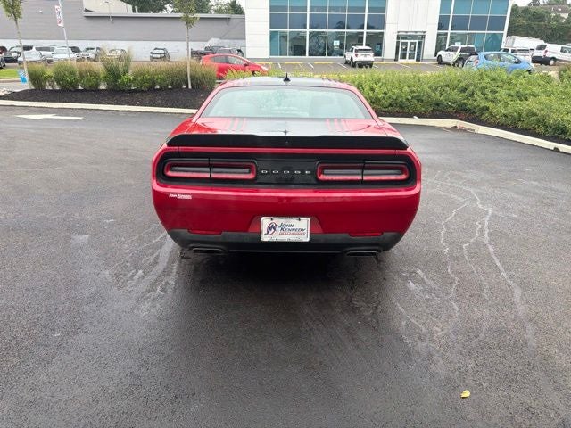 2016 Dodge Challenger R/T Shaker