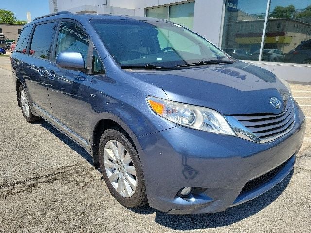 2017 Toyota Sienna XLE Premium 7 Passenger