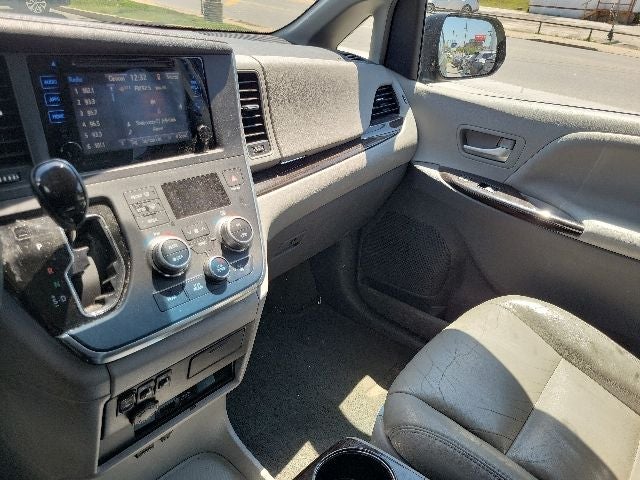 2017 Toyota Sienna XLE Premium 7 Passenger